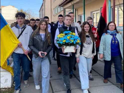 Урочиста хода з покладанням квітів до пам’ятника Тарасу Шевченку