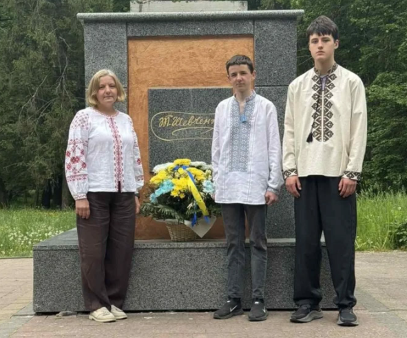 Вшановуємо   Тараса Шевченка